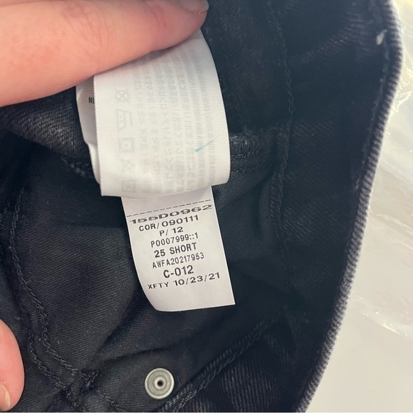 ABERCROMBIE & FITCH The Dad High Rise Crossover Waist Jeans - Picture 12 of 13